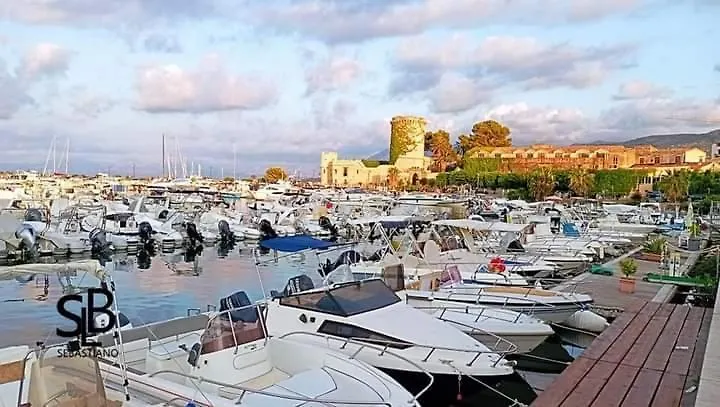 La Dea Del Mare Appartament contacts